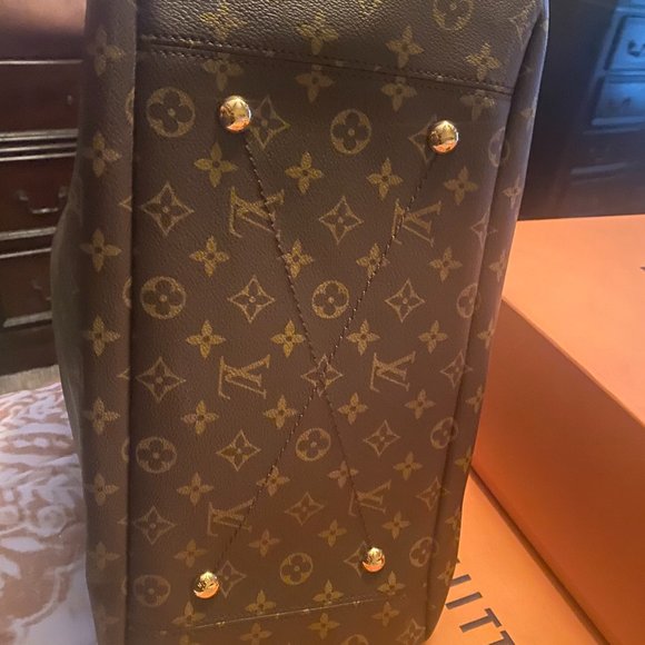 LV Monogram Artsy (New Design) - Picture 4 of 10